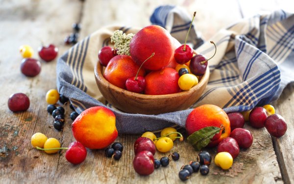 Осенние фрукты и ягоды