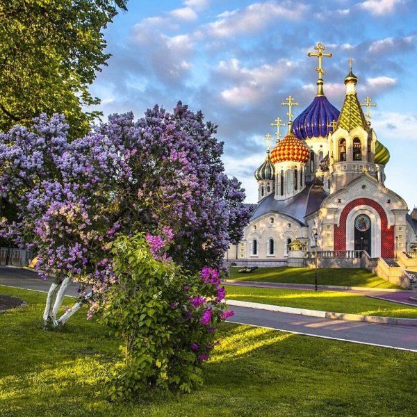 Храм Игоря Черниговского в Переделкино Весна