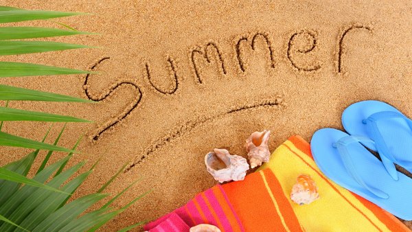 Надпись на песке на море