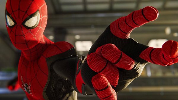 Паук на паутине Спайдермен