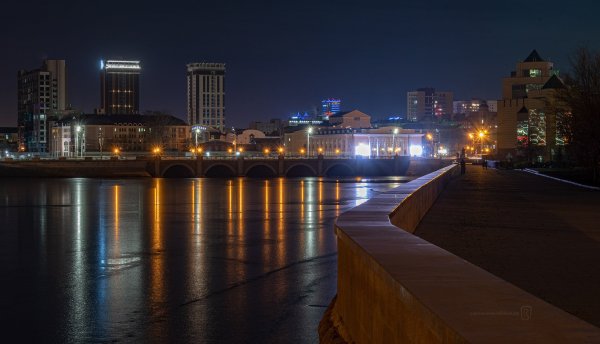 Набережная Челябинск ночью