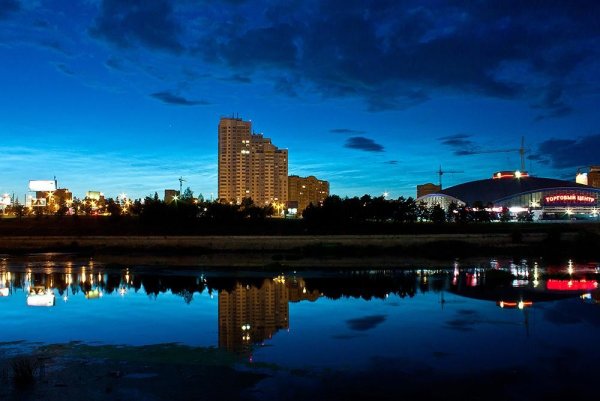 Ночная набережная реки Миасс Челябинск