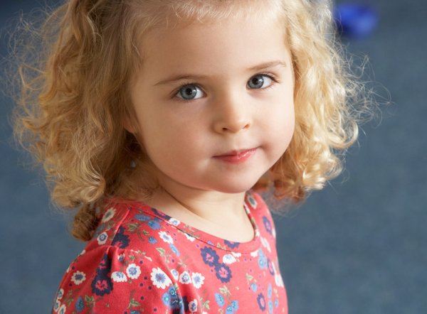 Кудрявая девочка