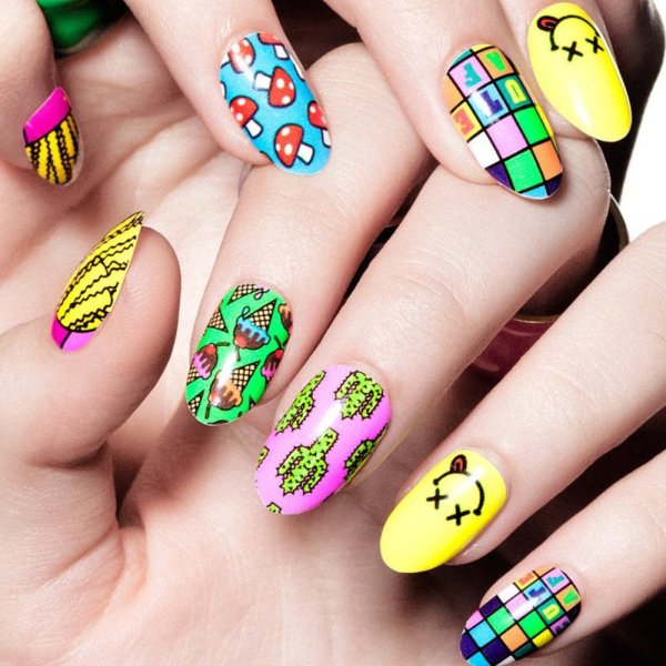 Ногти яркие летние