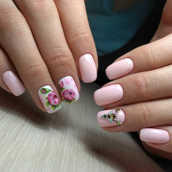 Весенний шеллак на короткие ногти