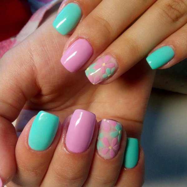 Летний маникюр разноцветный