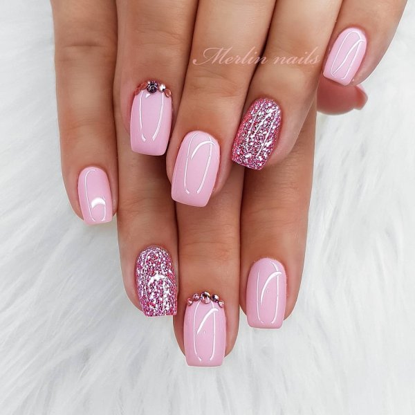 Красивый маникюр на короткие ногти