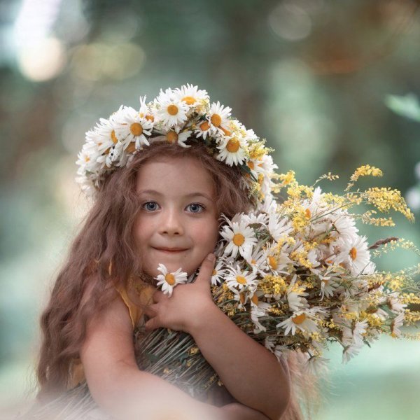 Девочка с цветами