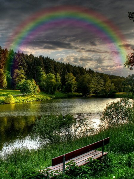 Красивый пейзаж с радугой