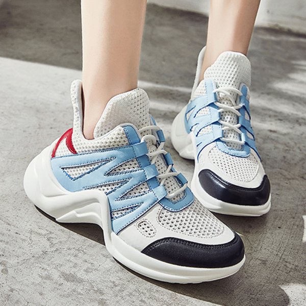 Кроссовки женские