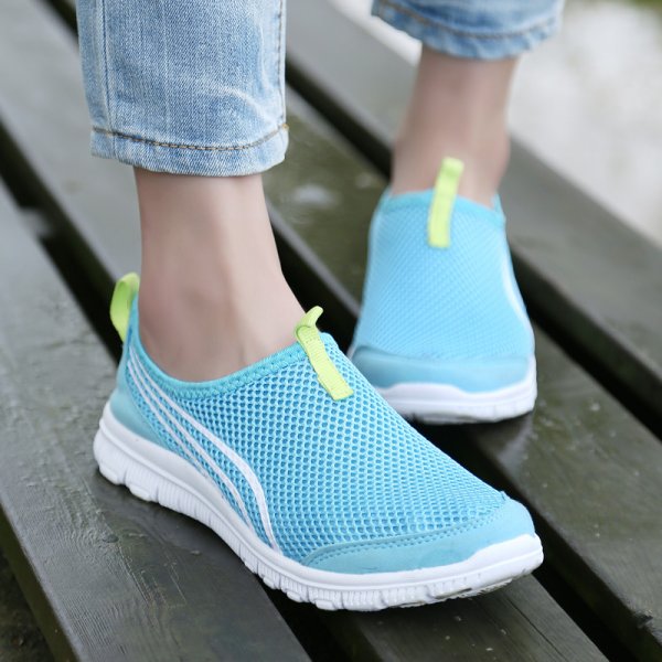 Спортивная летняя обувь для женщин