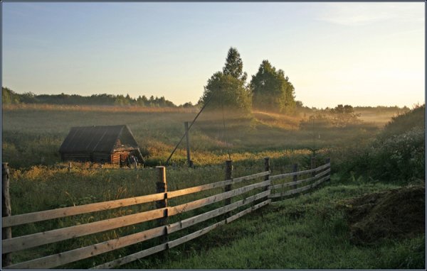 Деревня рано утром