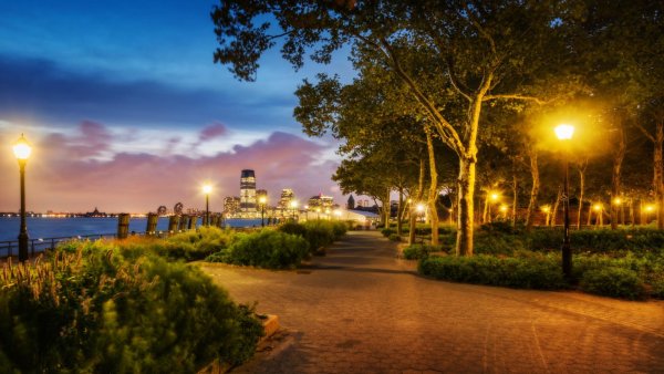 Летний вечер в городе