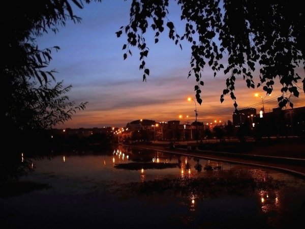 Летний закат в городе