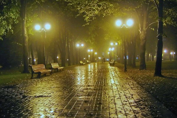 Набережная ночная летняя Москвы реки