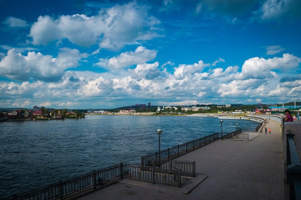 Сквер Кирова Иркутск летом