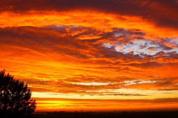 Зарево природное явление