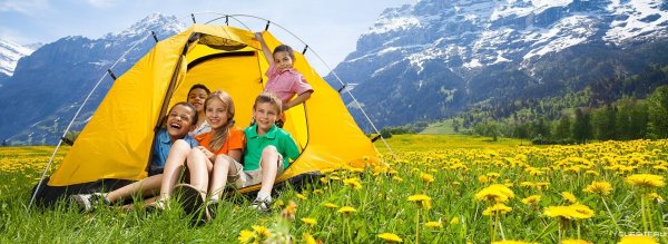 Семья на велосипедах