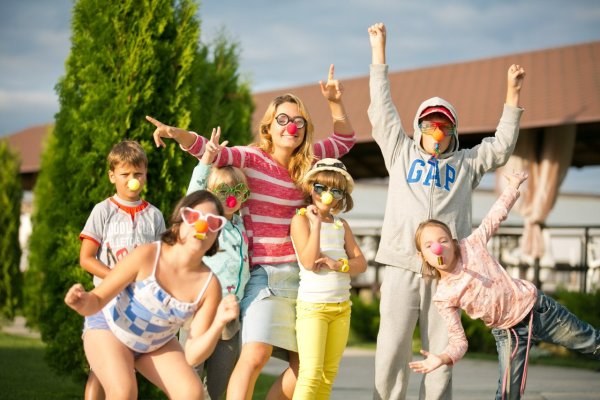 Дети отдыхают летом