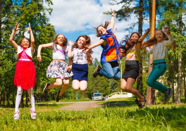 Лето дети лагерь спорт