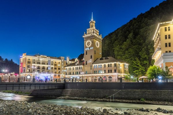 Сочи роза Хутор башня часы