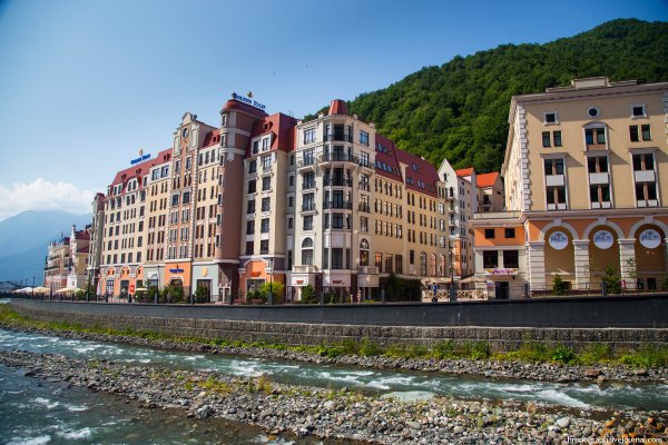 Красная Поляна роза Хутор набережная