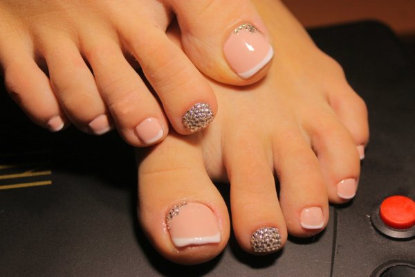 Педикюр дизайн