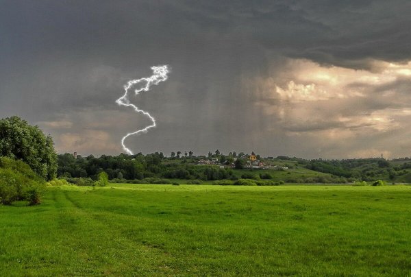 Гроза летом