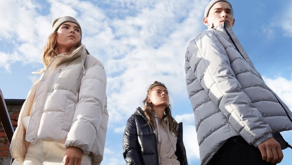 Женщина в пуховике