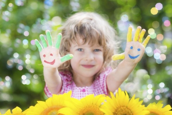 Дети радуются