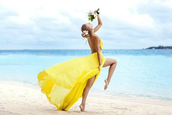 Счастливая женщина лето