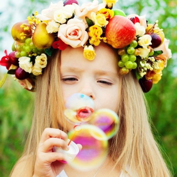 Девушка в сарафане