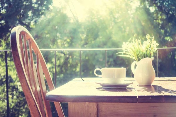 Терраса ресторана столик