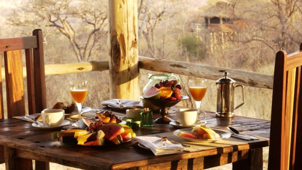 Завтрак на террасе с видом