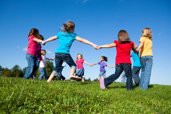 Игры на детской площадке