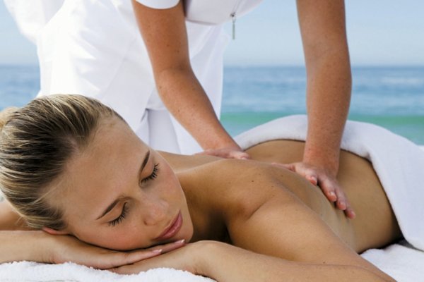 Массаж на море на пляже