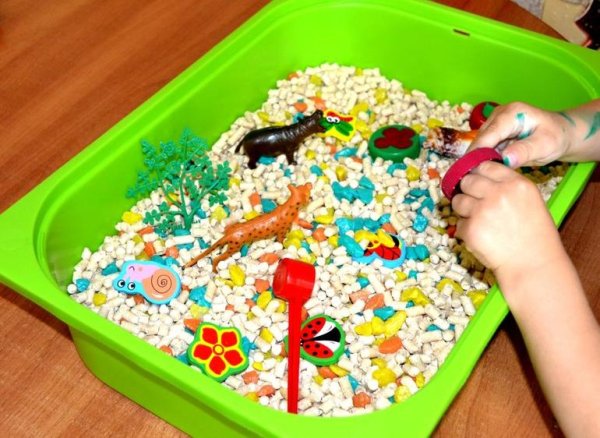 Сенсорная коробка для детей