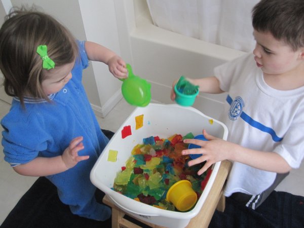 Сенсорные игрушки для детей аутистов