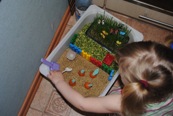 Сенсорные коробочки в детском саду