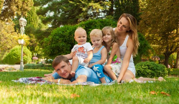 Дети и родители лето