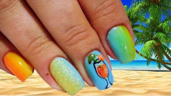 Летний пляжный маникюр