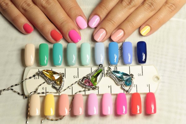 Летние цвета для маникюра