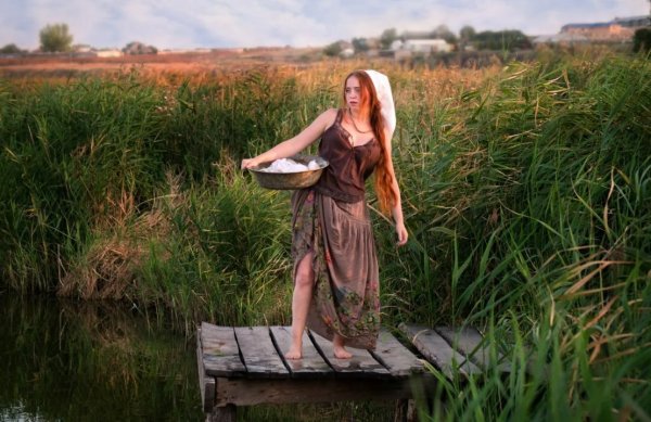 Полина Чернышова босиком