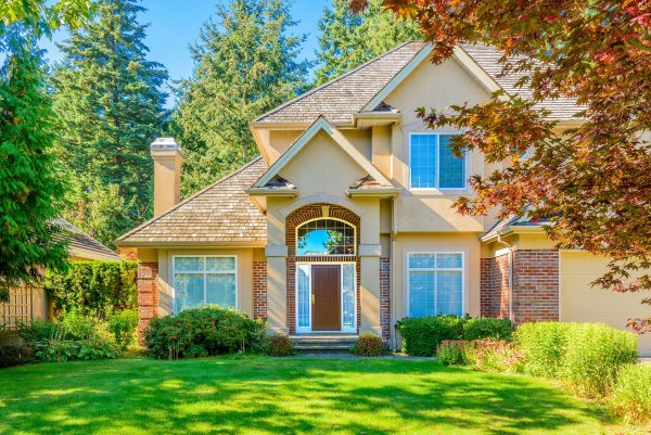 Охотничий дом в лесу Аляска