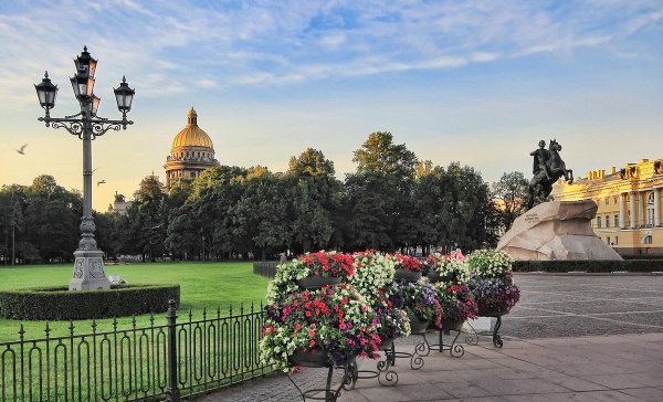 Санкт-Петербург летом белые ночи