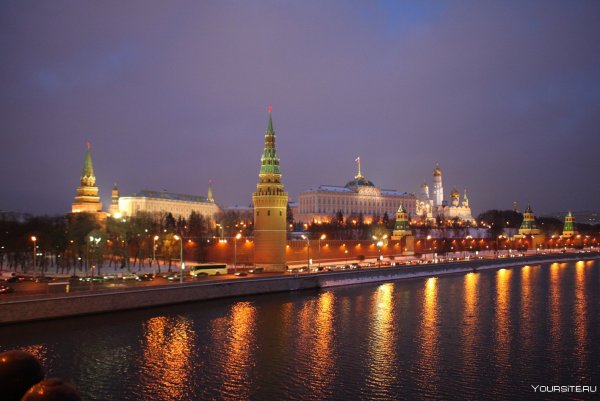 Москва река Кремль вечер ночь