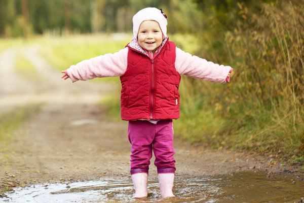 Одежда для прогулок с ребенком весной