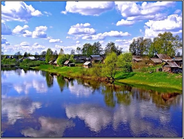 Вечер в деревне у реки