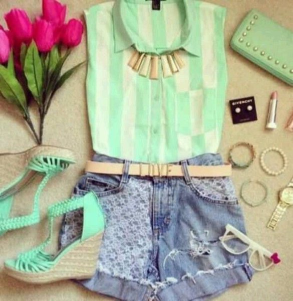 Комплекты одежды