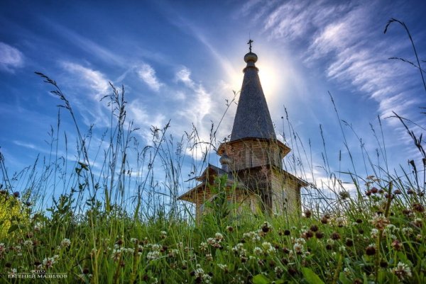 Церковь летом